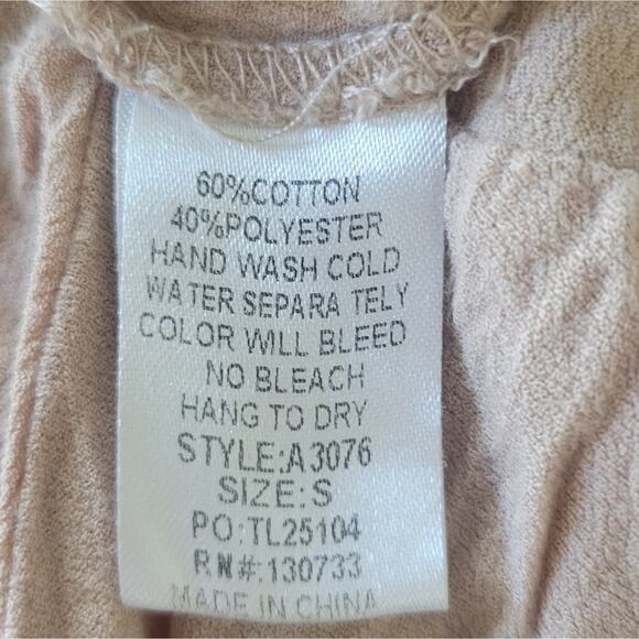 Umgee Crochet Shoulder Ruffle Top Size Small Pink Cream Boho - Picture 6 of 7